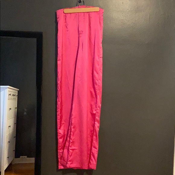 matching pink satin set - Picture 2 of 4